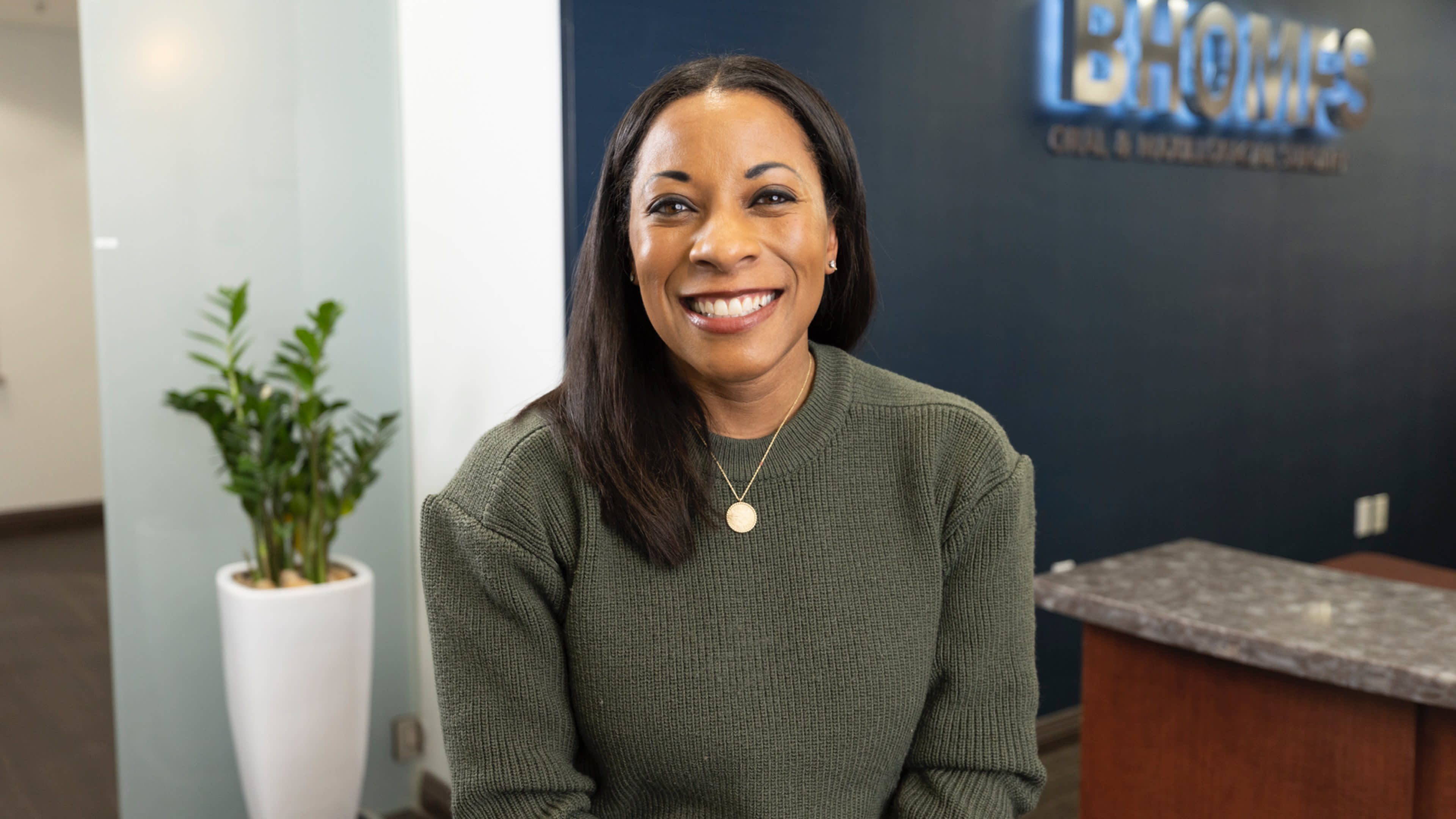 Kim ext bg di testimonial desktop